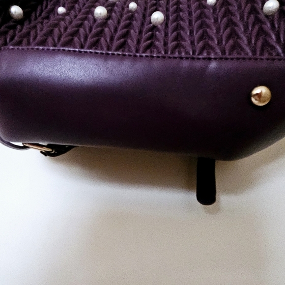 New ! Medium-sized purple handbag adorned with white pearls - Picture 9 of 10